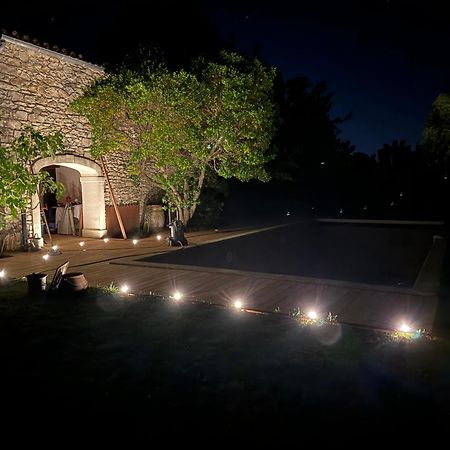 Le Coing Des Vignes Bed & Breakfast Mauressargues Dış mekan fotoğraf