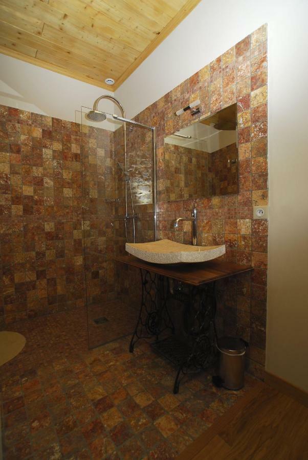 Le Coing Des Vignes Bed & Breakfast Mauressargues Dış mekan fotoğraf