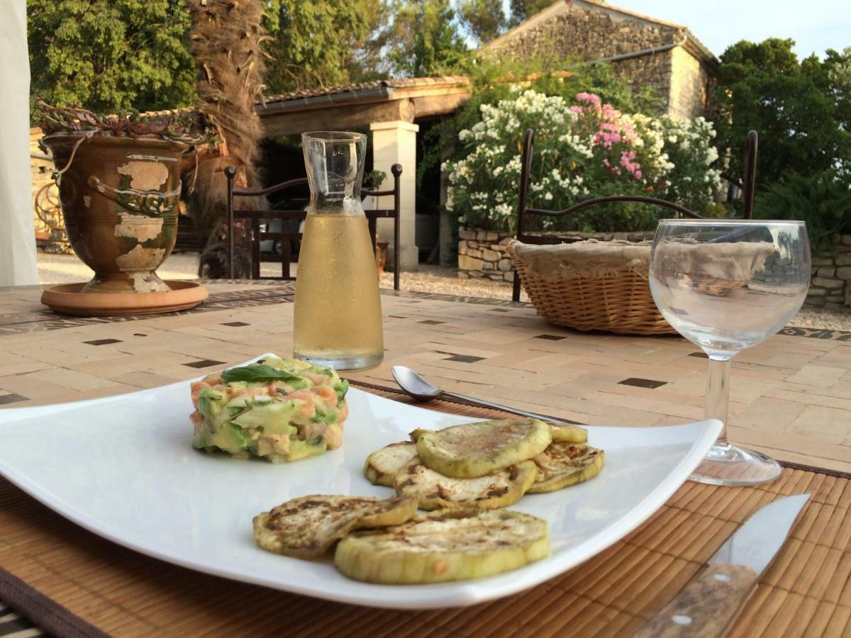 Le Coing Des Vignes Bed & Breakfast Mauressargues Dış mekan fotoğraf
