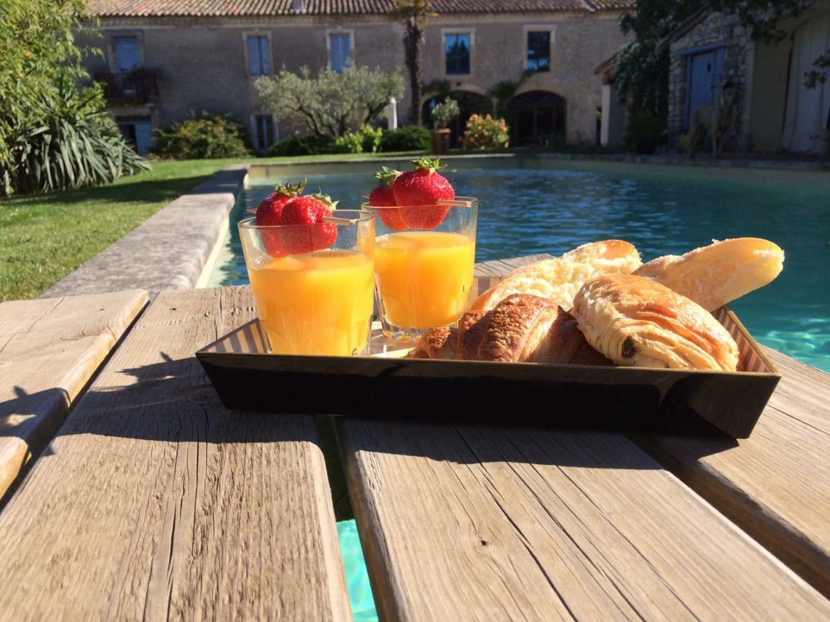 Le Coing Des Vignes Bed & Breakfast Mauressargues Dış mekan fotoğraf